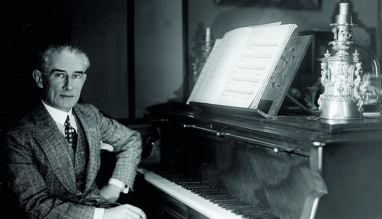 Maurice Ravel ved pianoet